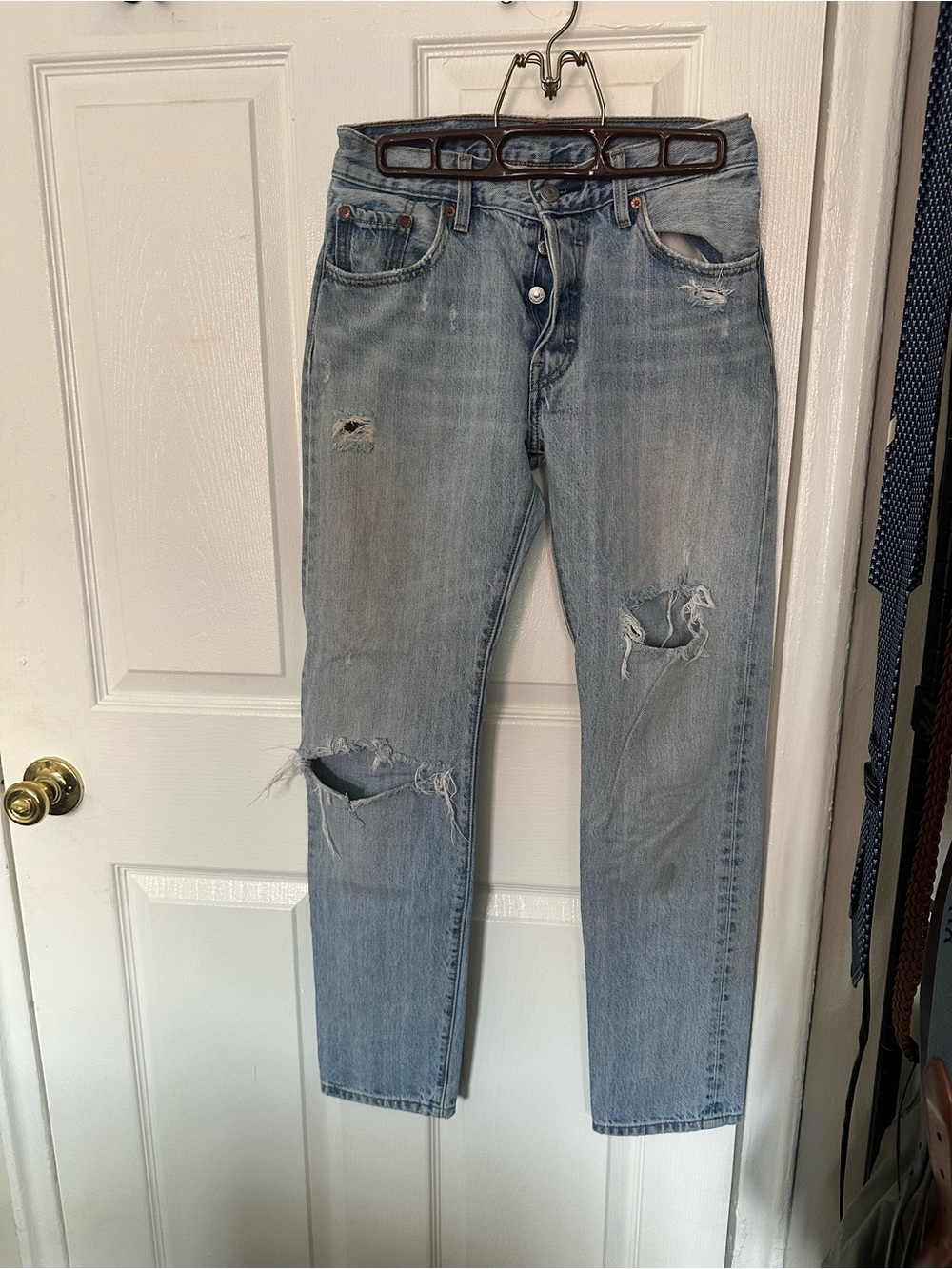 Levis 501 Distressed Women’s Jeans